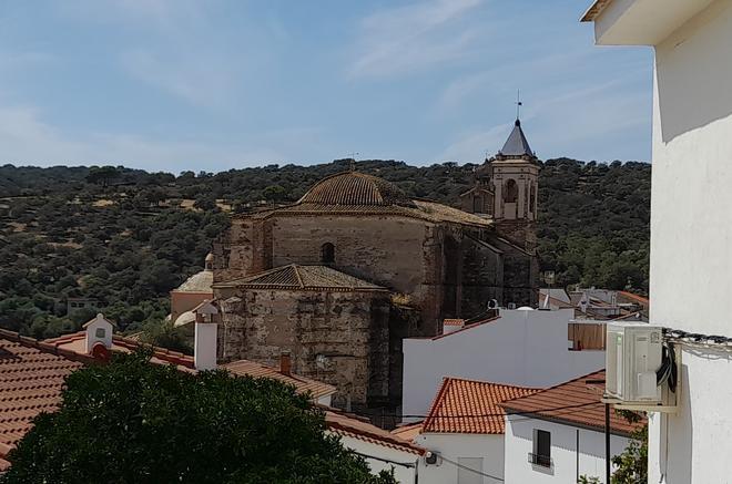 Iglesia de San Juan Bautista, en el municipio sevillano de El Castillo de las Guardas.