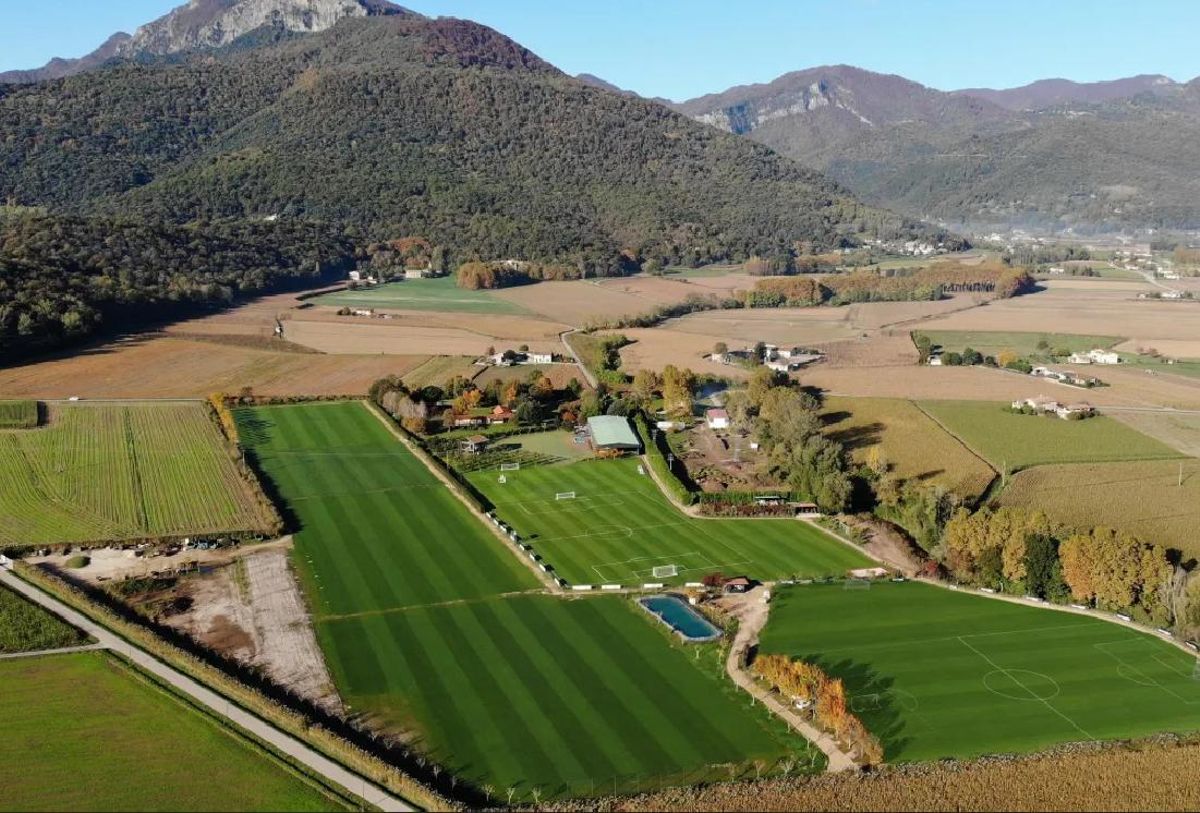 Instalaciones del Royalverd Training Center, en la Vall d’en Bas, en la provincia de Girona.