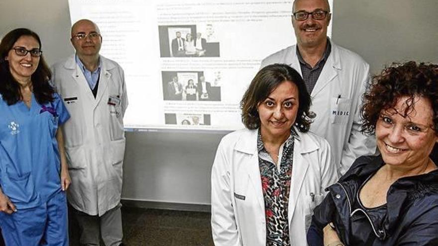 Parte de los profesionales que  participan en el estudio, en el Hospital General de Alicante.