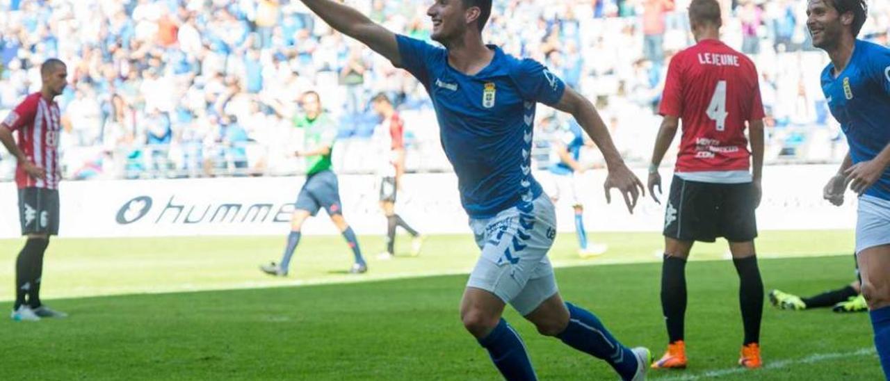 Borja Valle celebra su gol.