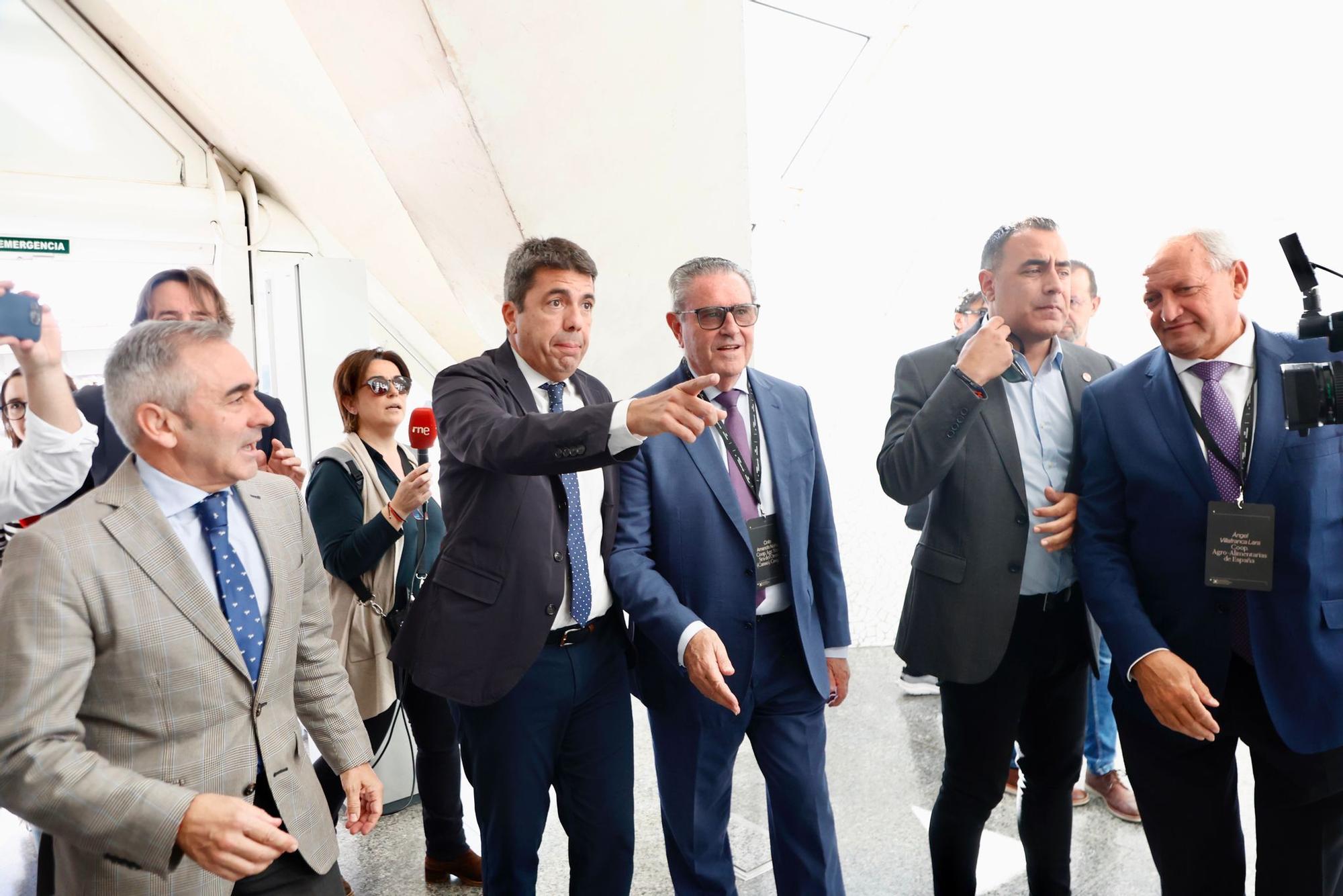 Primer acto de Carlos Mazón tras el funeral de Estado y los abucheos de las víctimas