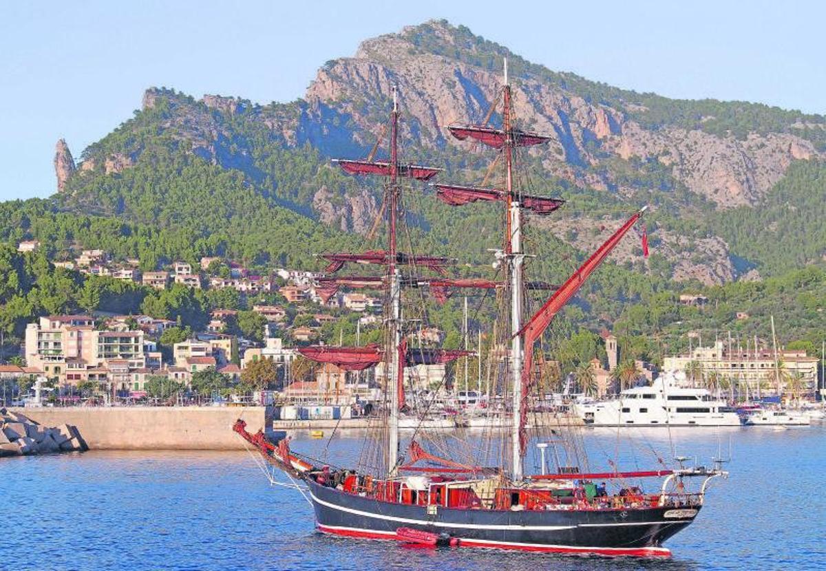 El ‘Eye of the Wind’ fondeado en el Port de Sóller en octubre del año 2013.