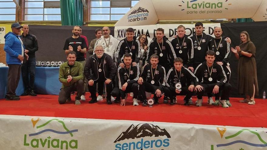 Laviana celebró su Gala del Deporte, con más de 90 premiados, entre ellos el Deportivo Laviana FS y el ciclista Benjamín Noval