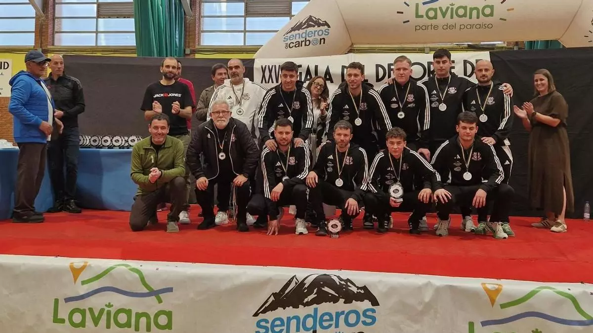 Laviana celebró su Gala del Deporte, con más de 90 premiados, entre ellos el Deportivo Laviana FS y el ciclista Benjamín Noval