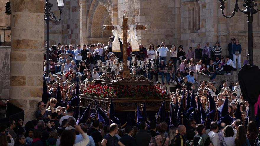 GALERÍA | La procesión de la Vera Cruz de Zamora, en imágenes