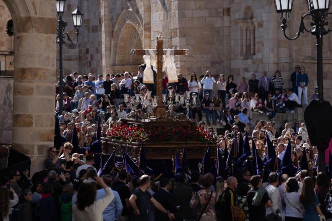 GALERÍA | La procesión de la Vera Cruz de Zamora, en imágenes