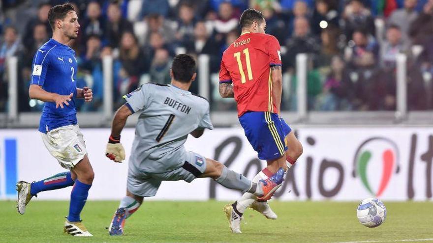 España alcanza un empate en Italia (1-1)