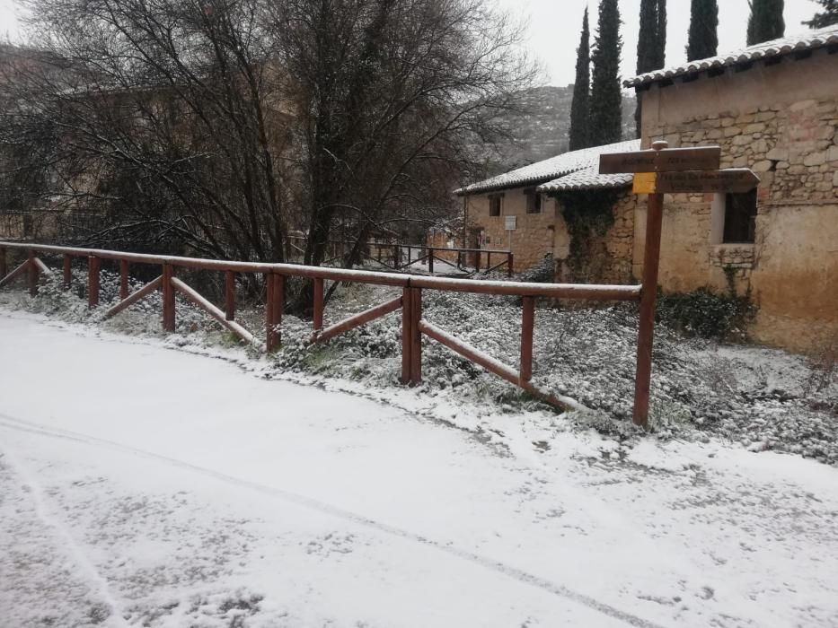 La nieve cubre Los Serranos y el Rincón de Ademuz