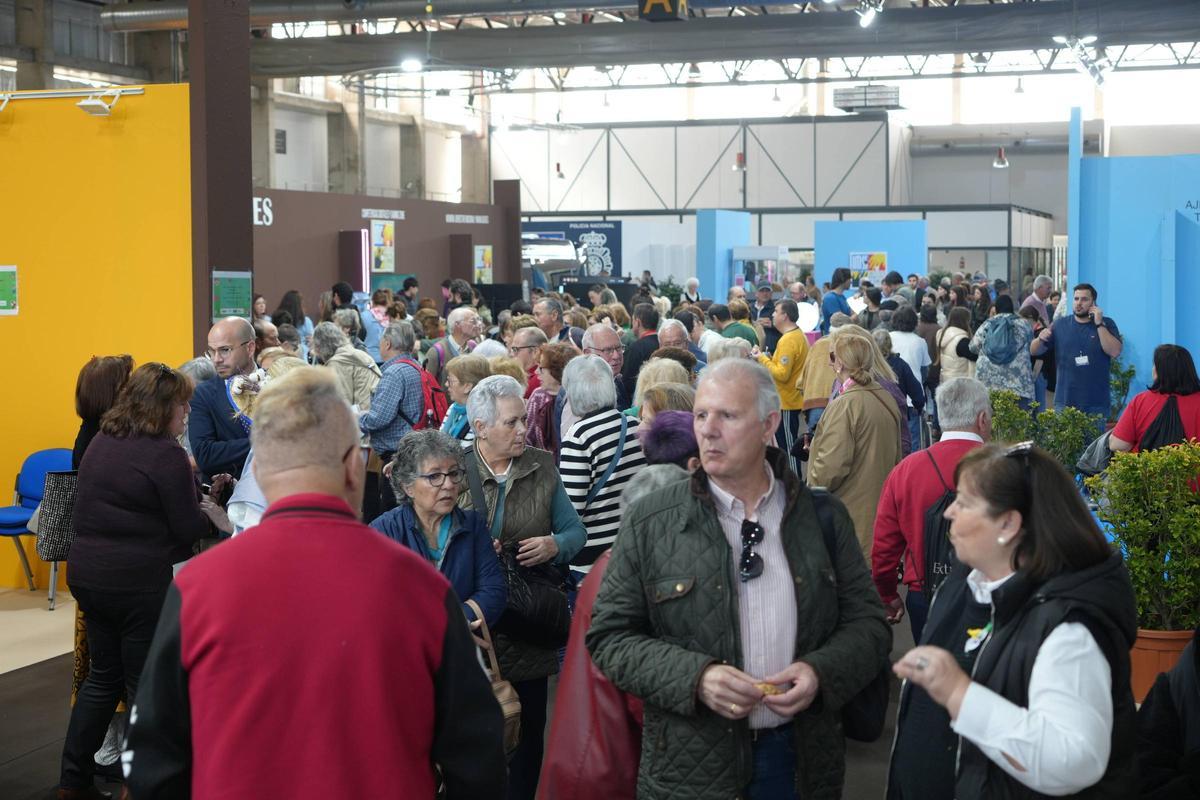 Fotogalería | Arranca el primer día de la Feria de los Mayores en Badajoz