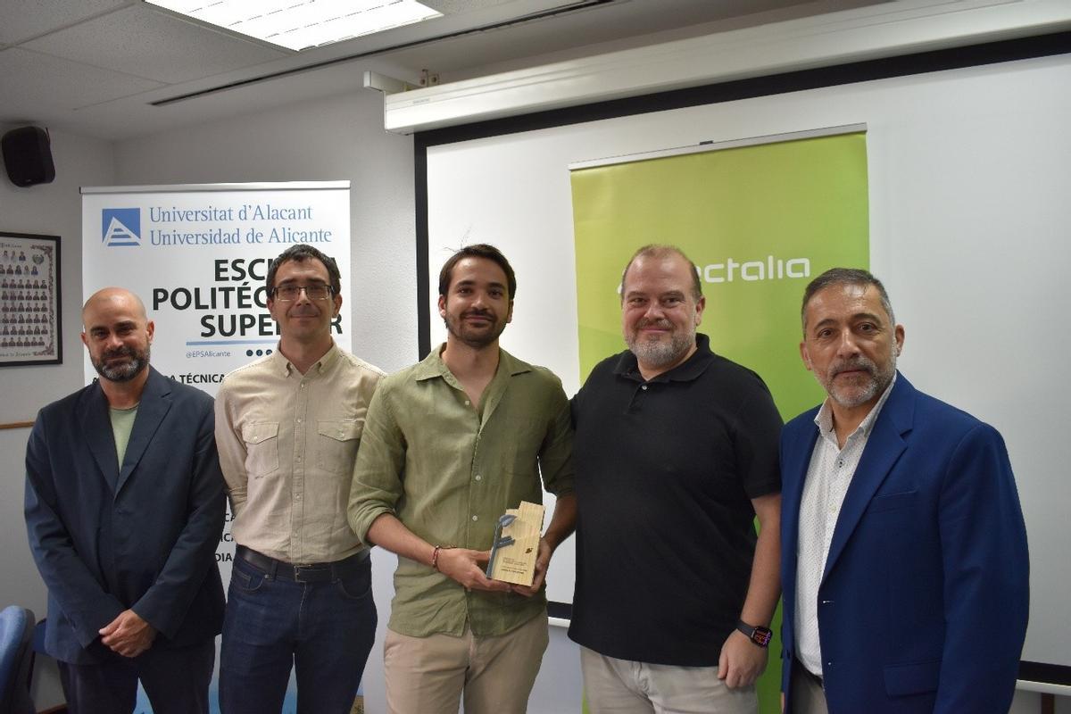 Protagonistas del primer premio en la categoría de trabajos fin de máster