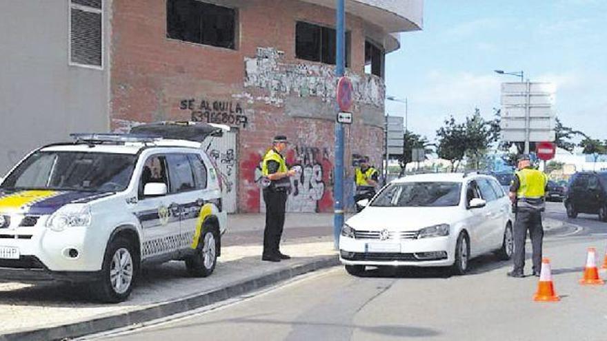 Arrestado por conducir ebrio, sin carnet ni ITV y en un coche robado por Vinaròs