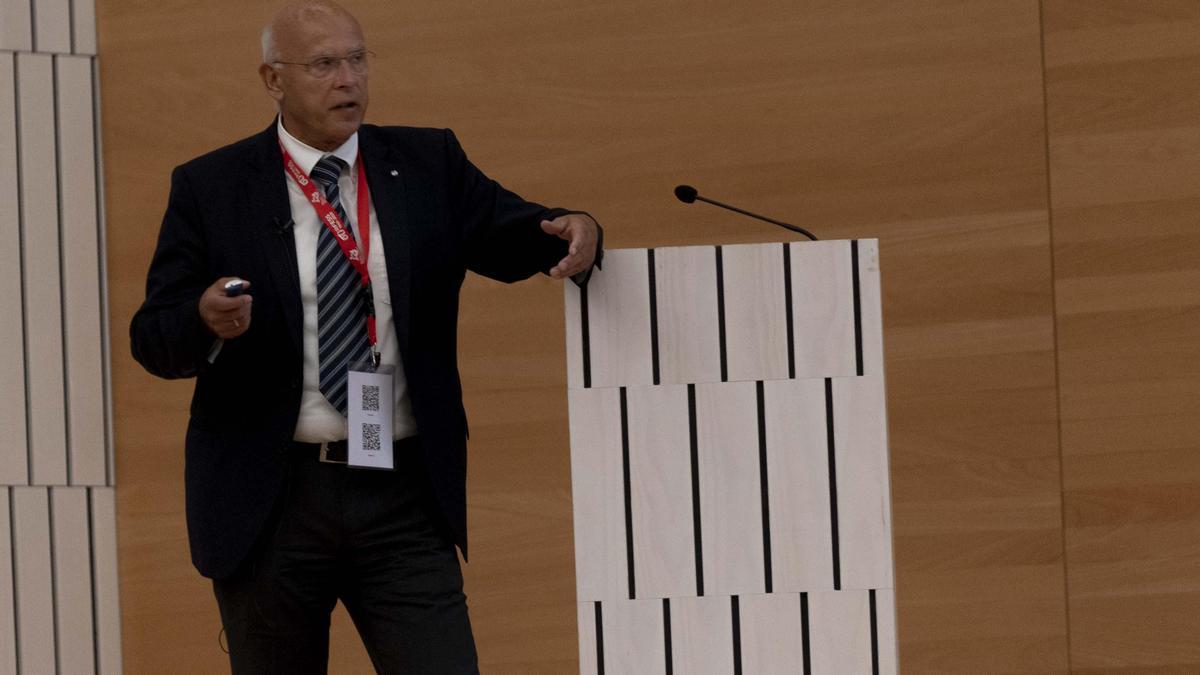 El presidente de la Federación Europea de Salvamento y Socorrismo, Dethlev Mohr, en el congreso celebrado en Córdoba.