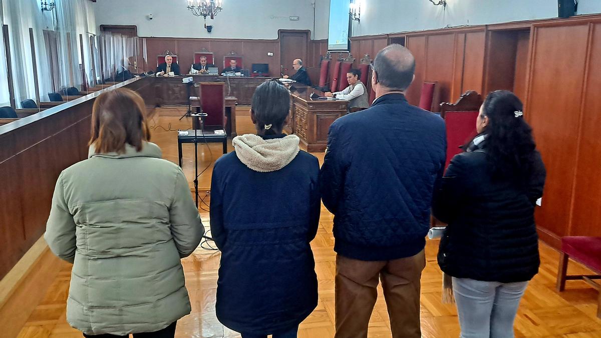 Los cuatro acusados en la Audiencia Provincial de Badajoz, este miércoles.