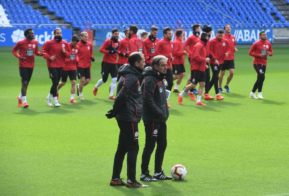 Los futbolistas realizaron ayer en Riazor la última sesión de entrenamiento antes del partido de esta tarde contra el Rayo Majadahonda.