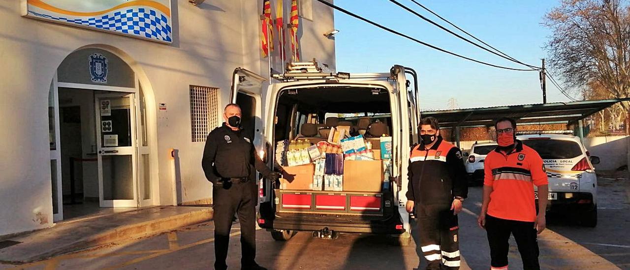 La Policía de Sant Antoni se vuelca con Cáritas