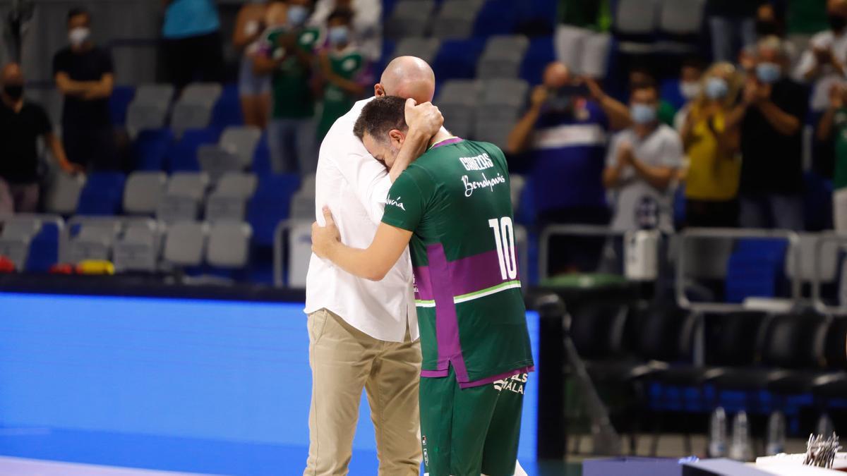 Carlos Cabezas juega su último partido con el Unicaja en el Carpena