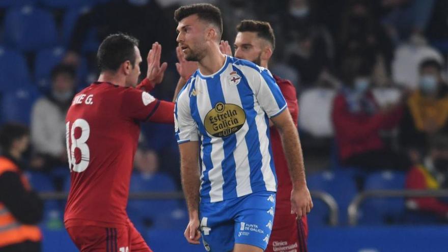 Calavera, ayer en el partido ante Osasuna. |  // CARLOS PARDELLAS