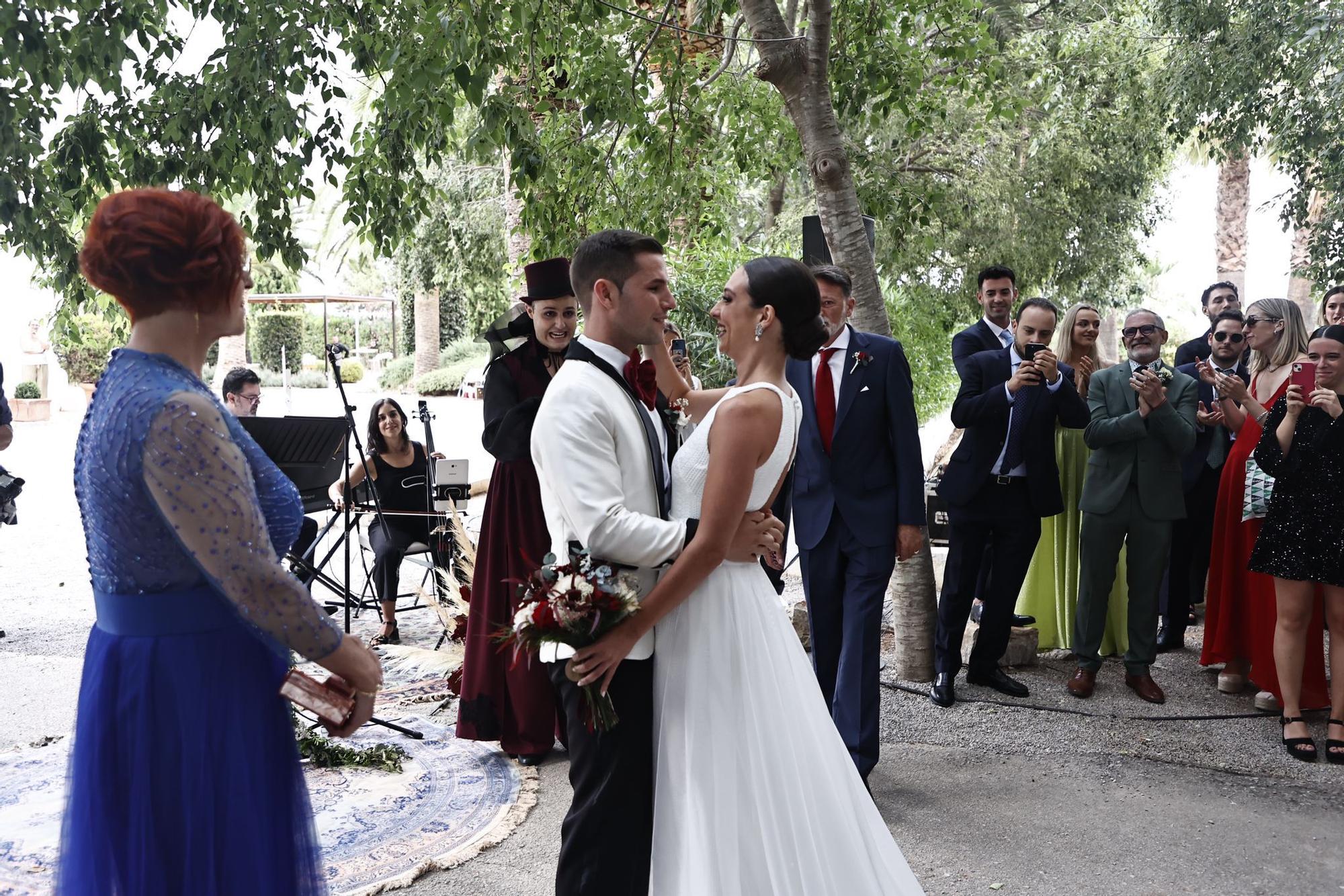 Boda de Nuria Llopis: la llegada de los novios y la ceremonia