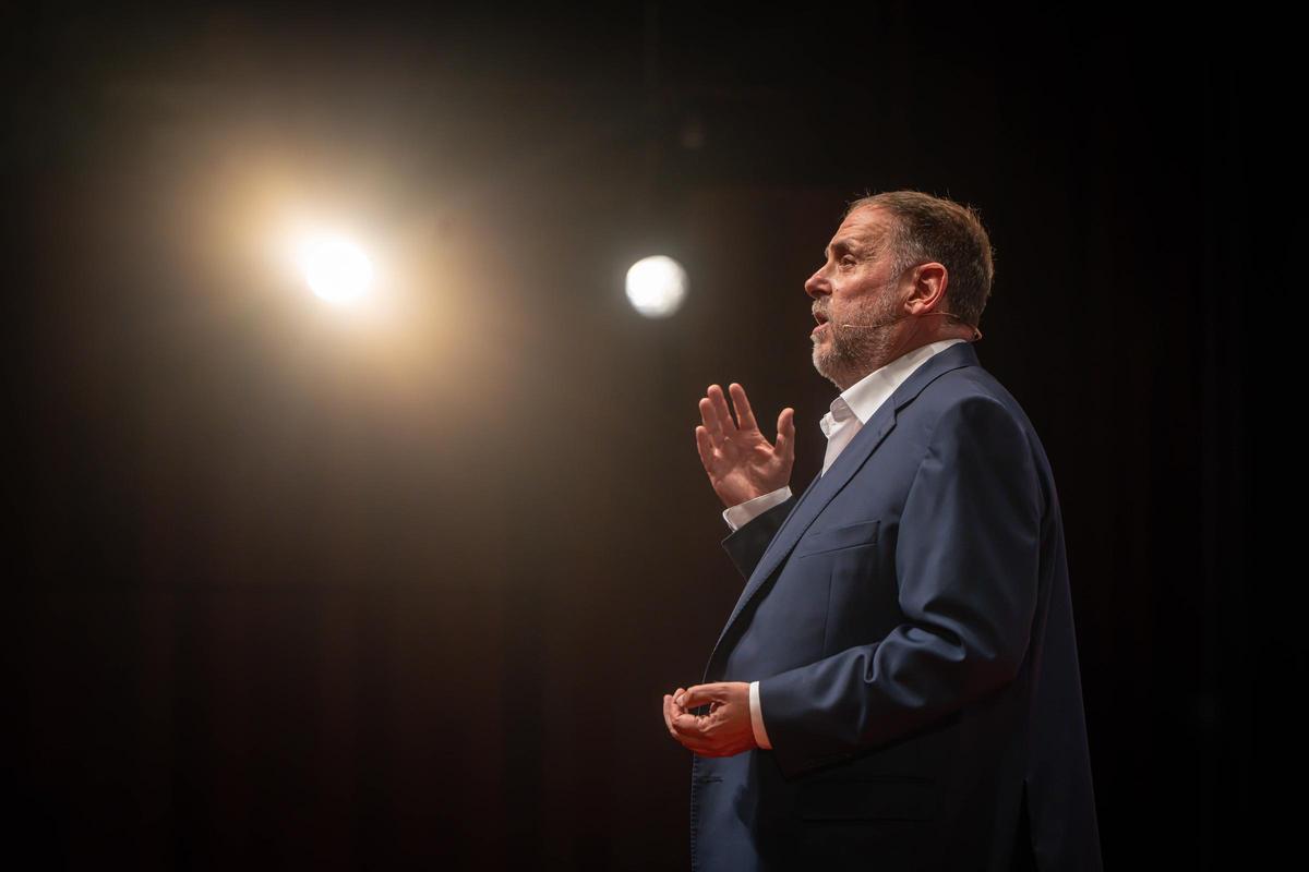 El líder de ERC, Oriol Junqueras, en su conferencia para lanzar su candidatura a la presidencia de la Generalitat.