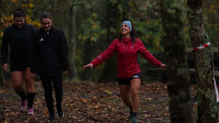 Trail femenino con la fuerza de la colmena