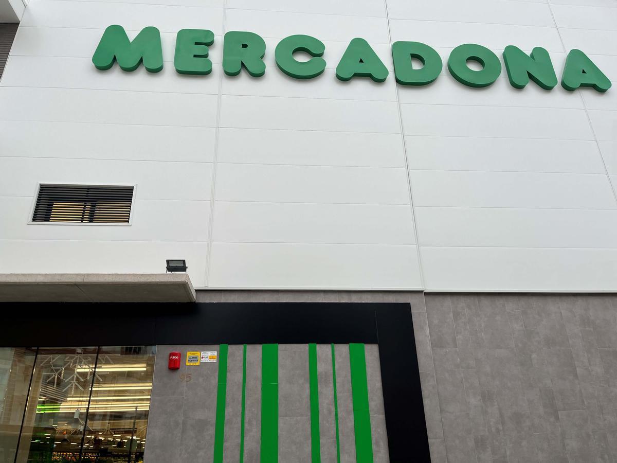 Fachada del nuevo supermercado eficiente