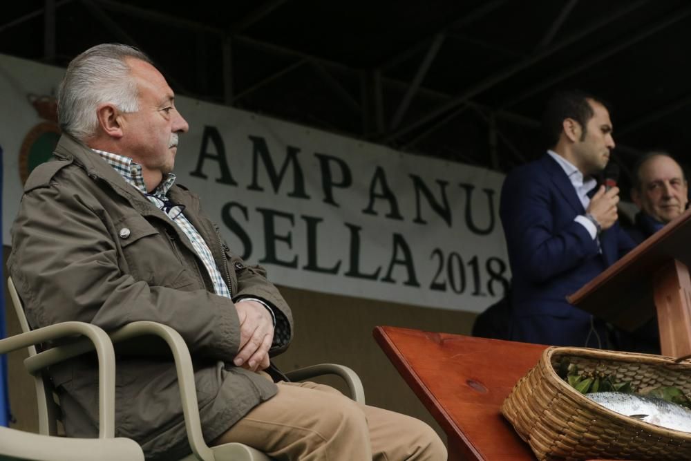 Subasta del campanu en Cangas de Onís