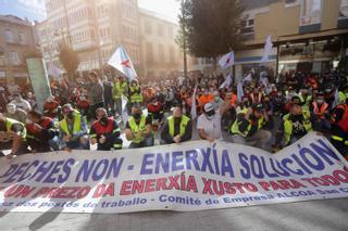 Miles de personas se concentran en apoyo a los trabajadores de Alcoa