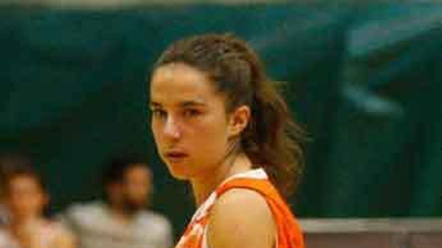 Ester Martín, durante un partido.