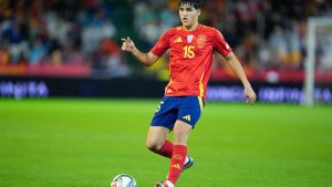 Archivo - El jugador del FC Barcelona y la selección española Pau Cubarsí, ante Serbia en la Liga de Naciones.
