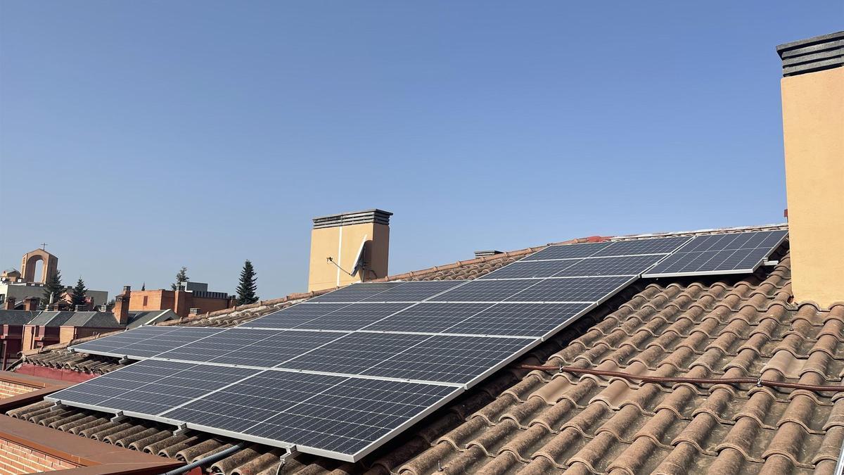 Ivace recibe 42 solicitudes de Castelló para desarrollar instalaciones de autoconsumo eléctrico en régimen de comunidades