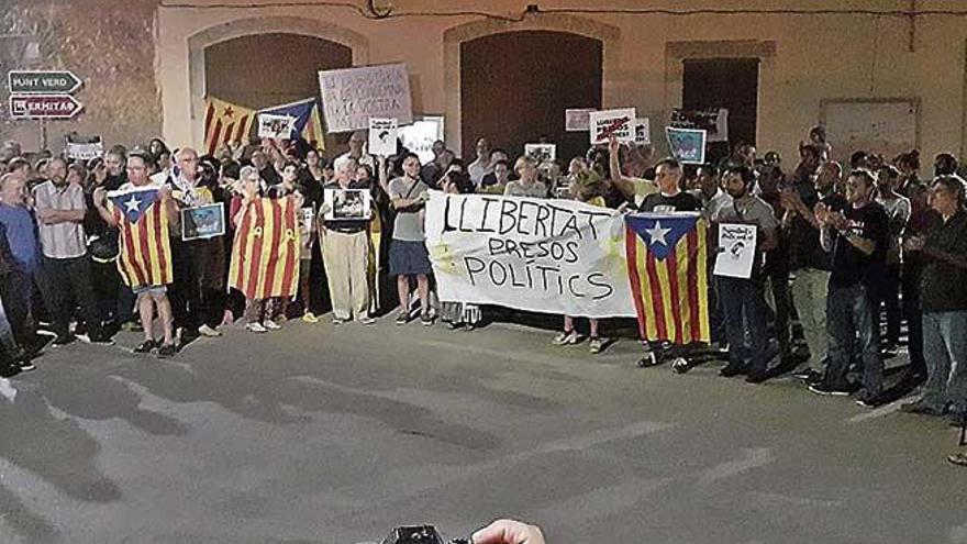 Imagen de la concentraciÃ³n contra la sentencia celebrada en LlubÃ­ el pasado dÃ­a 14 de octubre.