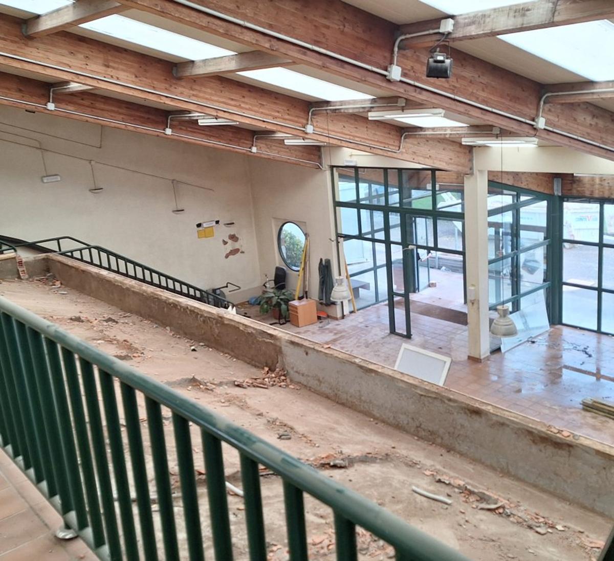 Estado actual de las instalaciones de la piscina con las obras. |