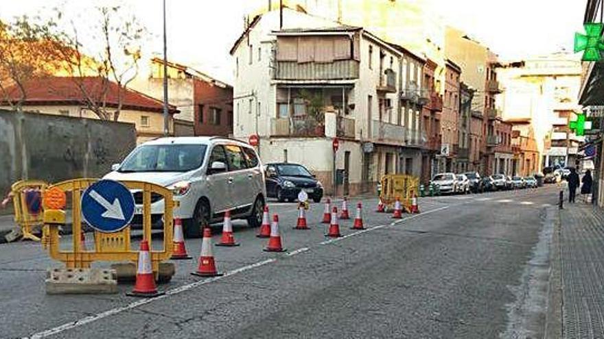 Senyalització amb tanques per l&#039;enfonsament de la calçada