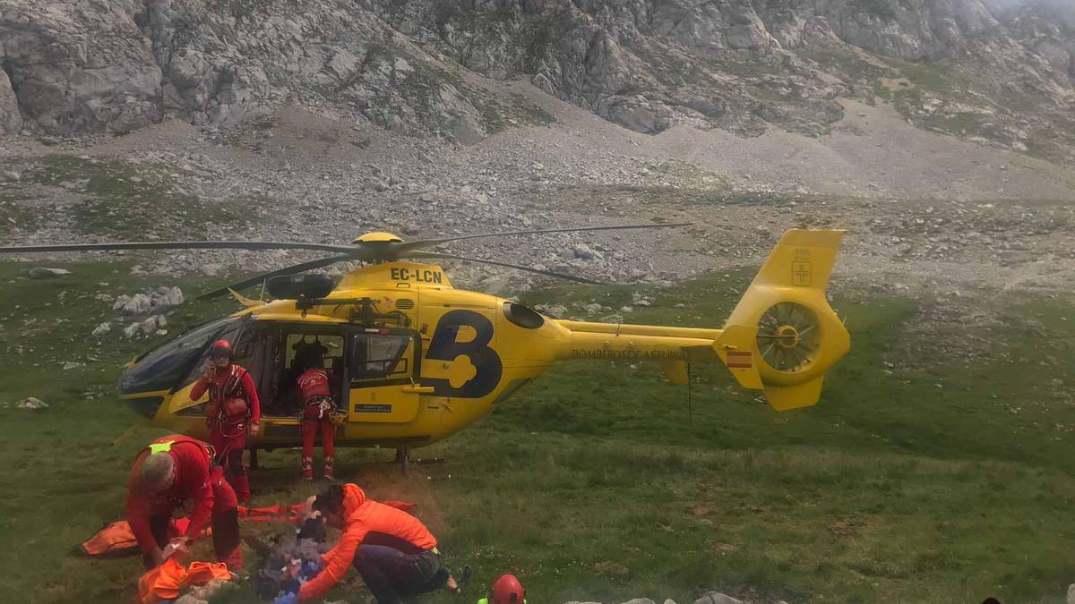 Herido un montañero en Cangas de Onís, que tuvo que ser rescatado por el helicóptero del SEPA