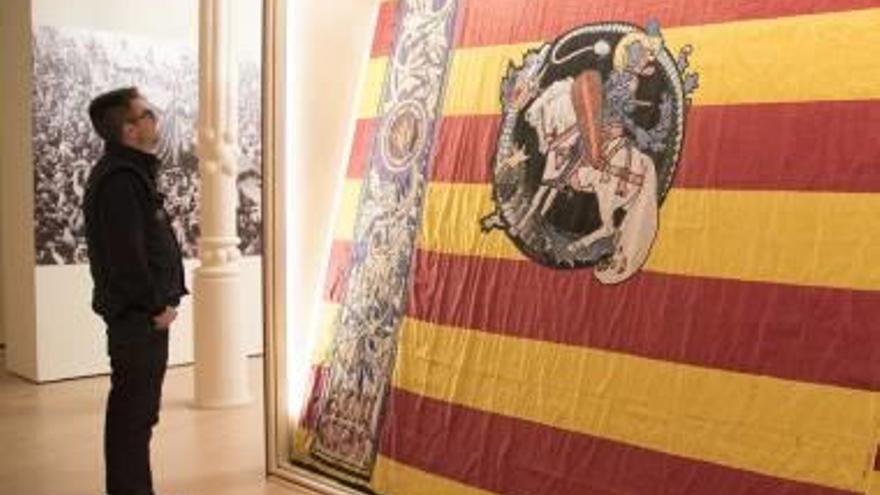 Bandera de la Unió Catalanista que es pot veure fins dilluns al Casino