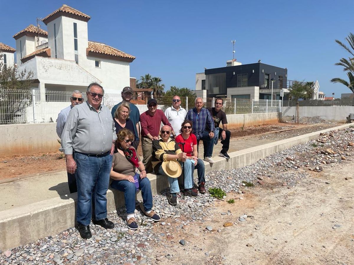 Los vecinos de la urbanización La Torre critican la medida prevista en el litoral sur de Moncofa.
