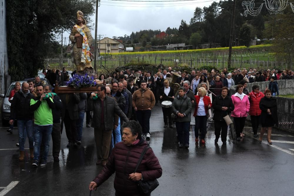 Paradela degusta su gran bollo pascual