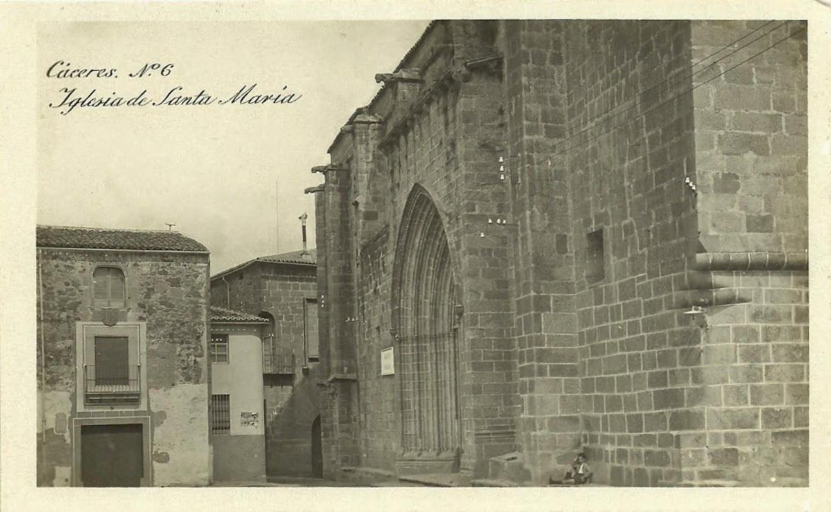 Concatedral de Santa María de Cáceres en el pasado.