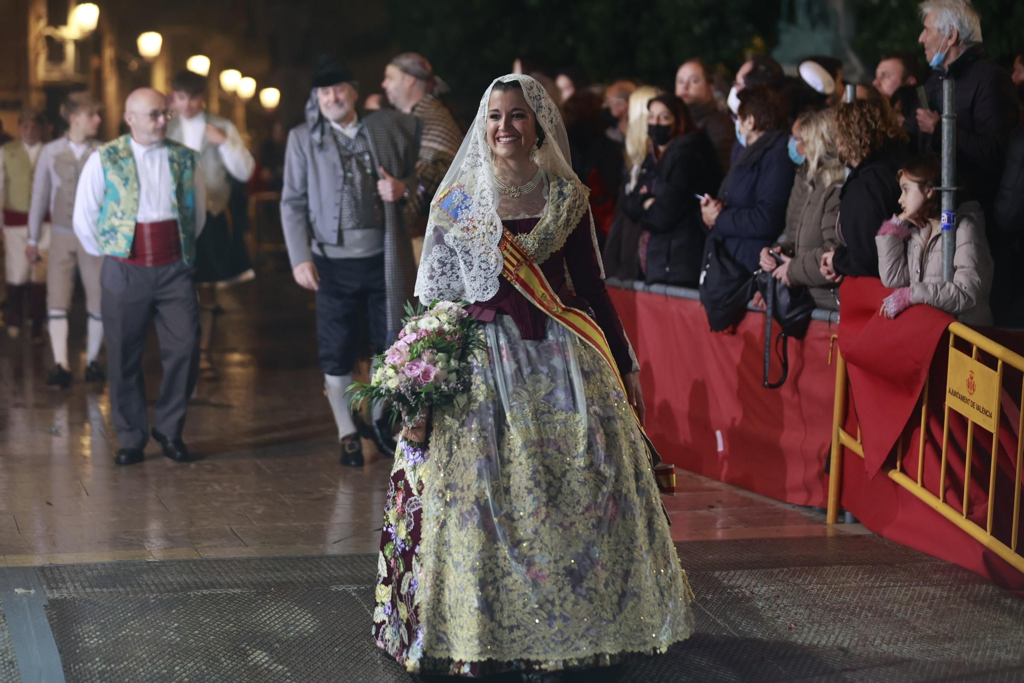 Búscate en la Ofrenda por la calle Quart (entre 22.00 y 23.00 horas)