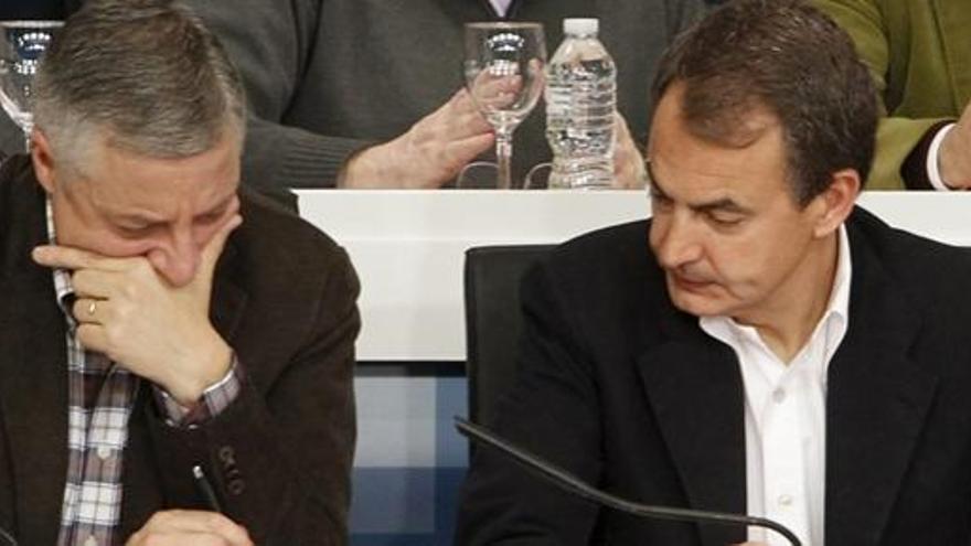 José Blanco y Zapatero, en el Comité.