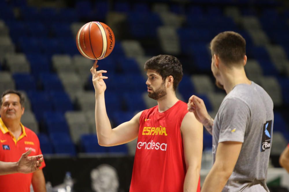 El equipo nacional aterrizó en Málaga al mediodía y por la tarde se entrenó en el Martín Carpena, con el flamante debutante Alberto Díaz y una gran representación del básket malagueño