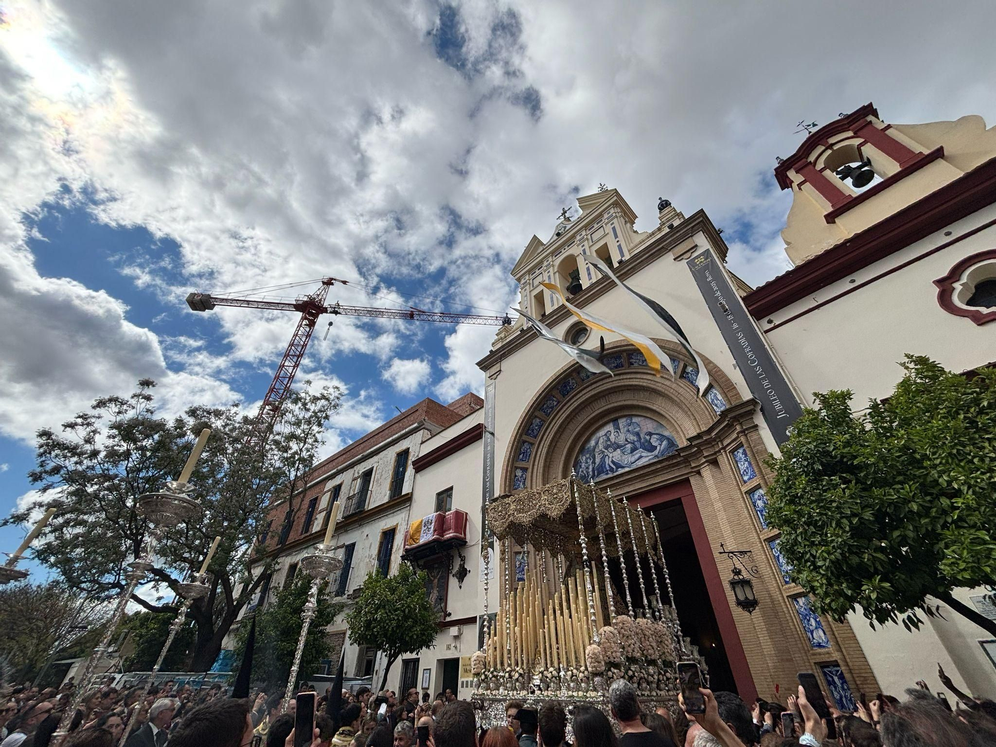 Sale la Virgen del Patrocinio