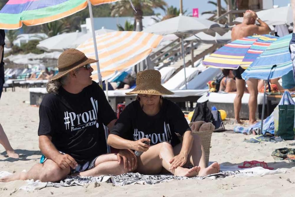 Manifestación pacífica para exigir que no se reduzcan las zonas públicas en las playas