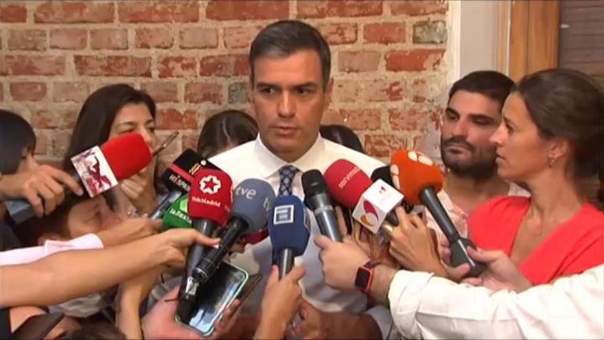 Sánchez se reúne con colectivos progresistas para impulsar su candidatura