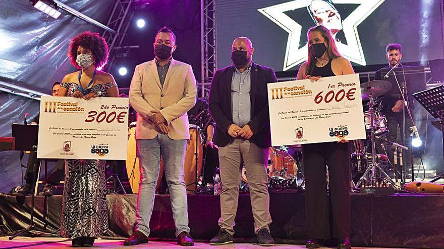 Carla Morales y Ébene Ruiz, ganadoras del concurso de la canción de Puerto del Rosario