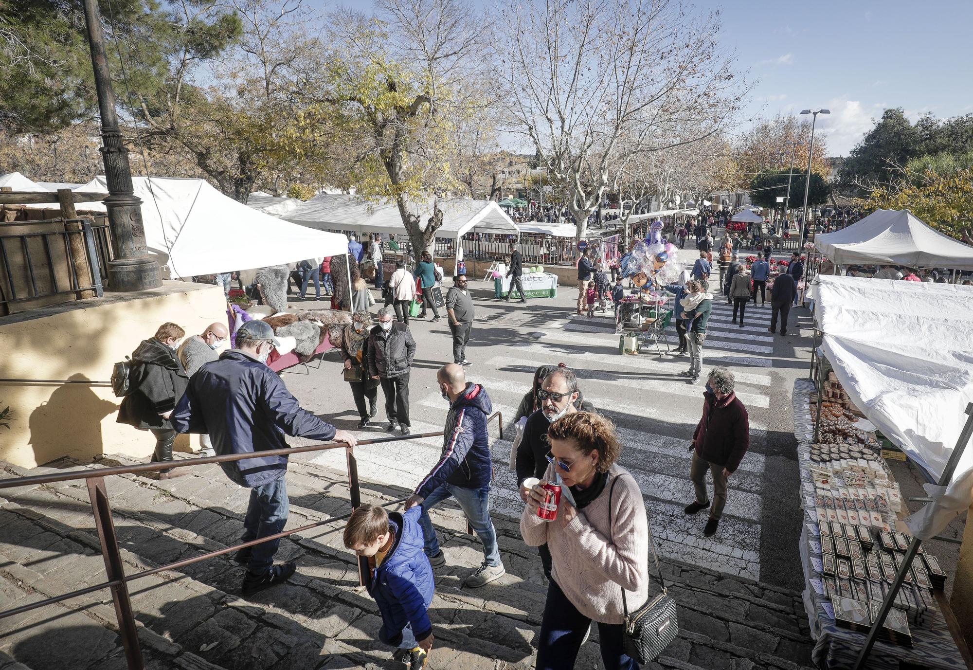 Sineu disfruta de la Feria de Sant Tomàs