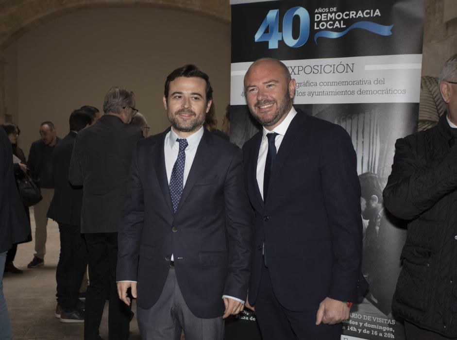 Exposición "40 años de ayuntamientos democráticos" en la Diputación de València
