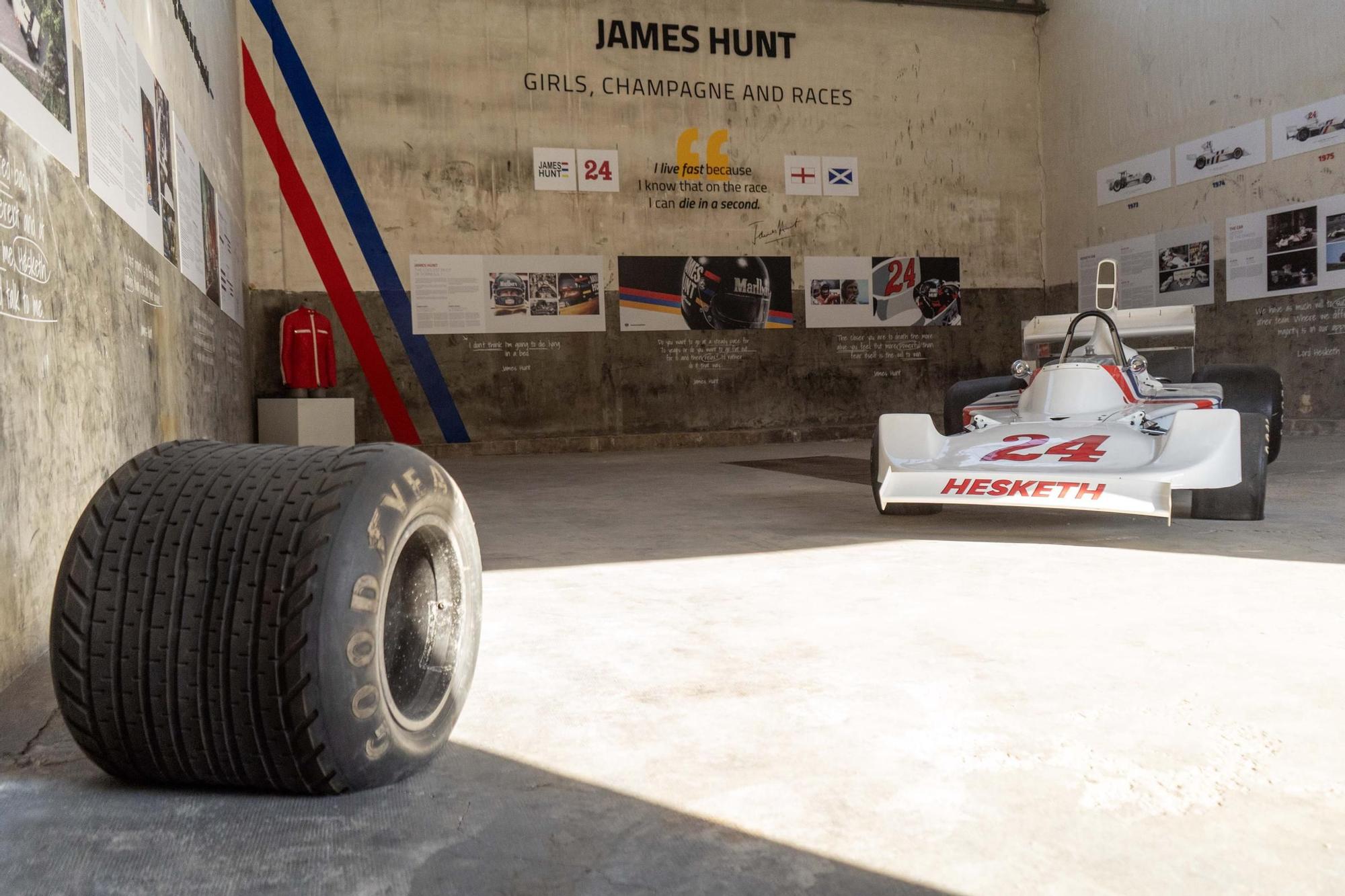 Imatges del bòlid Hesketh de Fórmula 1 que conduïa James Hunt, propietat de Miquel Liso a Manresa