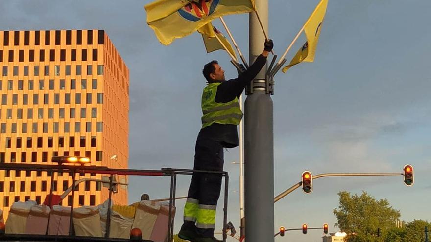 Las calles de la ciudad de Gdansk ya están engalanadas con banderas del Villarreal CF.