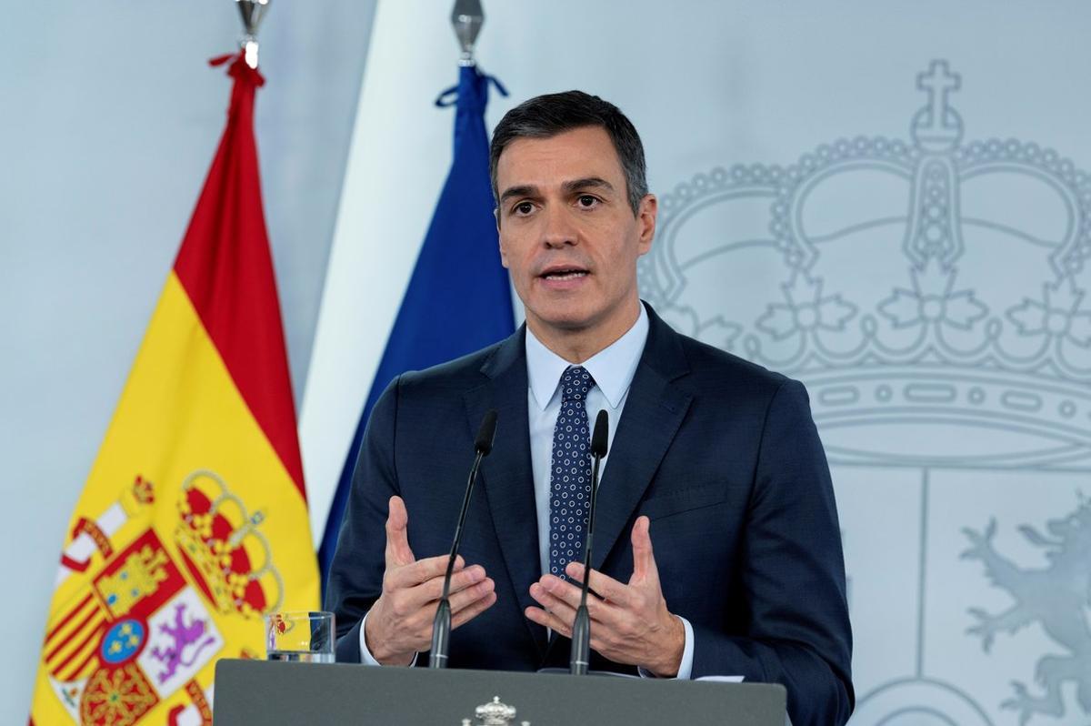 GRAF7699. MADRID, 25/10/2020.- El presidente del Gobierno, Pedro Sánchez, ha anunciado en rueda de prensa la declaración del estado de alarma para contener la pandemia del coronavirus desde este mismo domingo hasta el 9 de mayo, lo que le llevará a pedir un abrumador respaldo del Congreso la semana que viene. EFE/Moncloa SOLO USO EDITORIAL/NO ARCHIVO/NO VENTAS